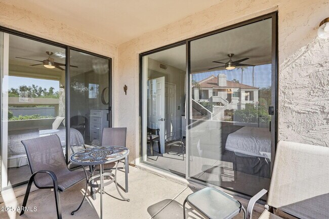 Building Photo - 9708 E Vía Linda