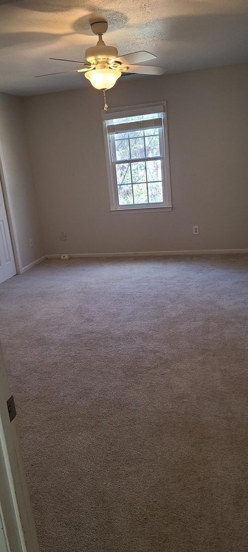 Building Photo - 709 NC-801