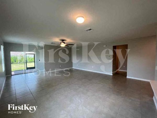 Building Photo - 2800 Zaragoza Ct