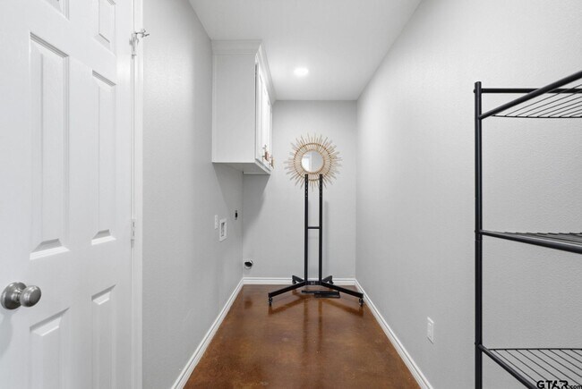 Building Photo - 336 Timberline Dr