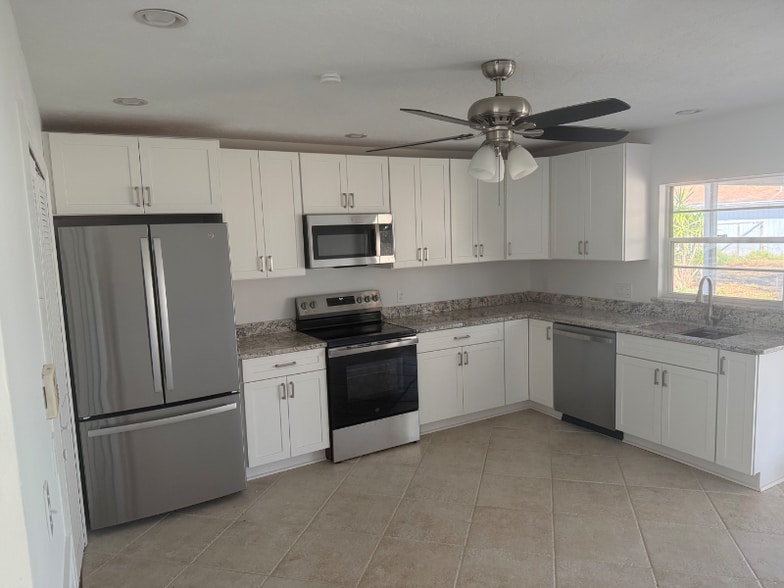 Building Photo - 430 14th St SW