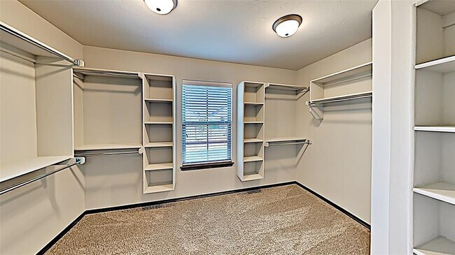 Building Photo - 11025 SW 33rd St