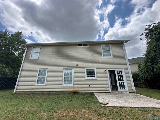 Building Photo - 115 Turnbrook Dr SW