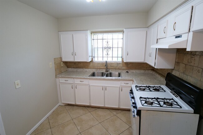 Building Photo - 6118 Rietta St