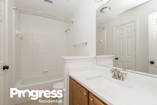 Building Photo - 320 Foreston Dr