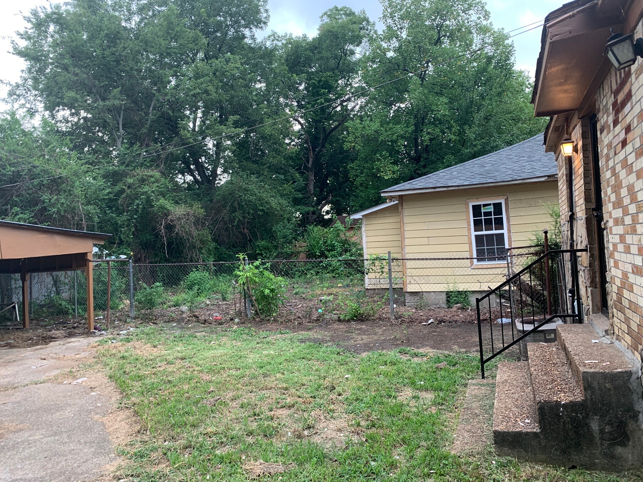 Building Photo - 2367 Hunter Ave