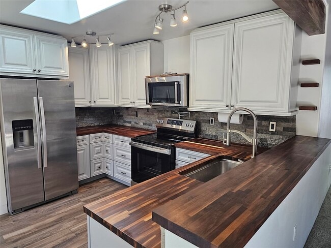 Building Photo - 7524 Kachina Loop