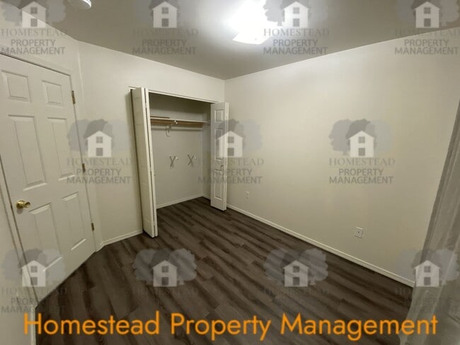 Building Photo - 599