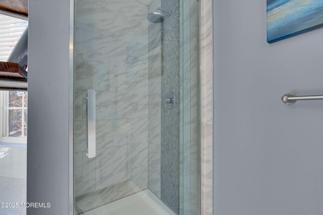 Building Photo - 11 Saratoga Ct