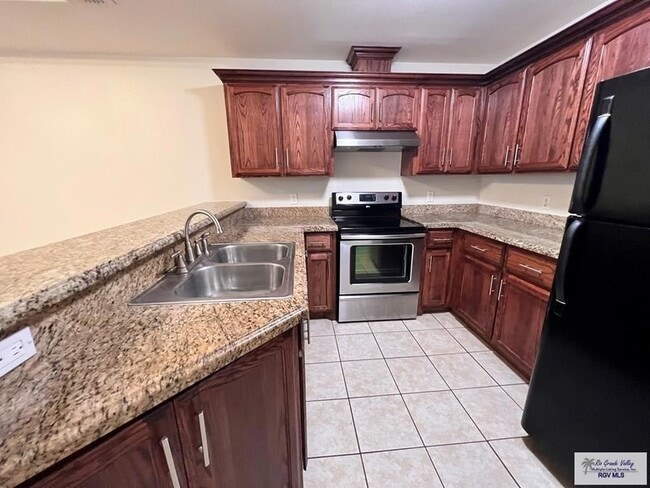 Building Photo - 6625 Garden Woods Ave