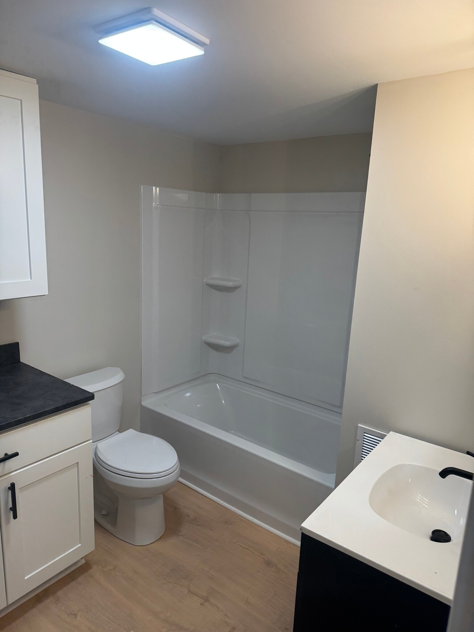 Building Photo - 32 Phelps St