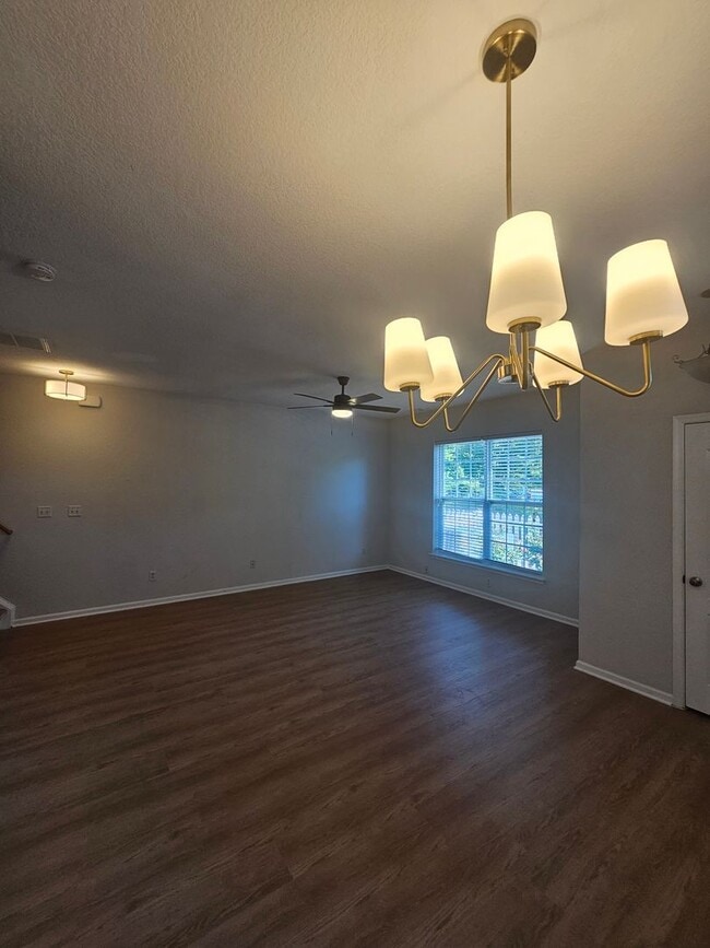 Building Photo - 604 Teton Cir