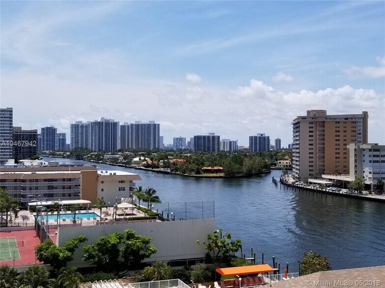 Building Photo - 1833 S Ocean Dr