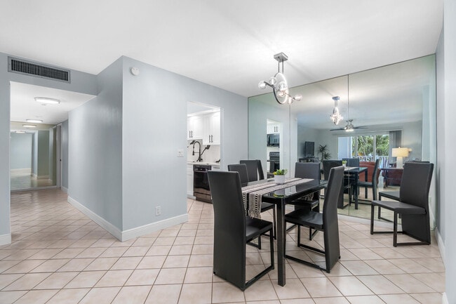 Building Photo - 950 Ponce De Leon Rd