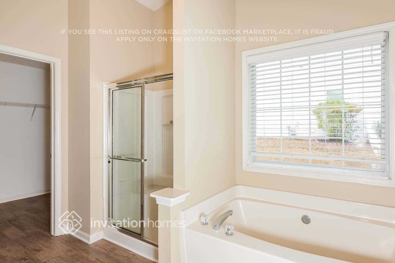 Building Photo - 2586 Fairmont Park Ct