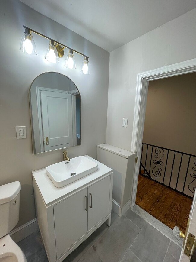 Building Photo - Spacious 3BR Rental with Finished Walk-Out Basement in Philadelphia