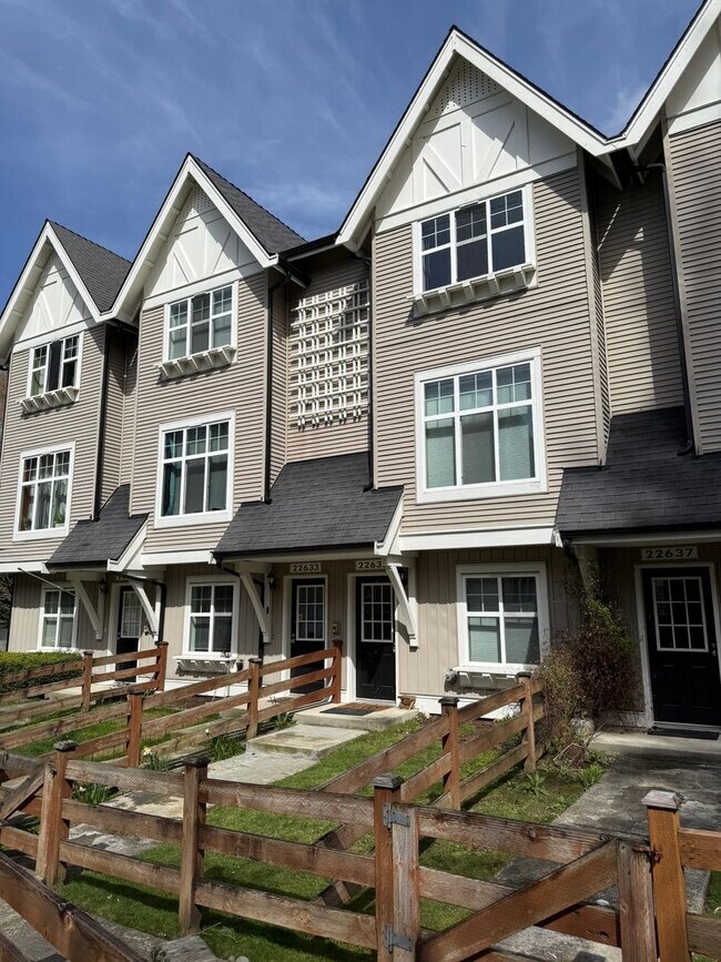 Building Photo - 2Bd/2.5Ba Redmond Townhouse