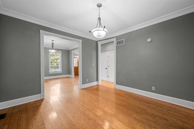 Building Photo - 2213 Missouri Ave