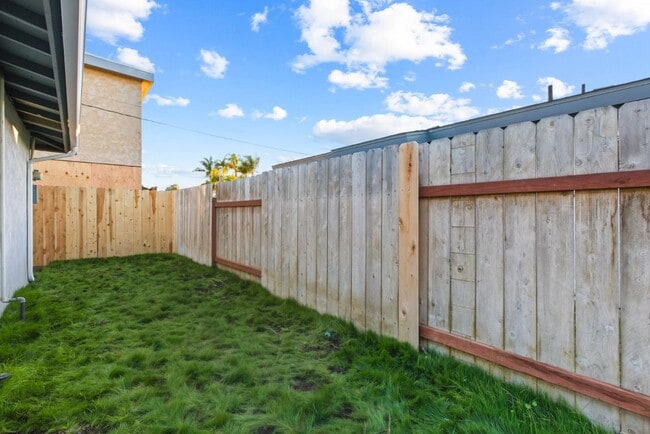 Building Photo - 1135 Florida St