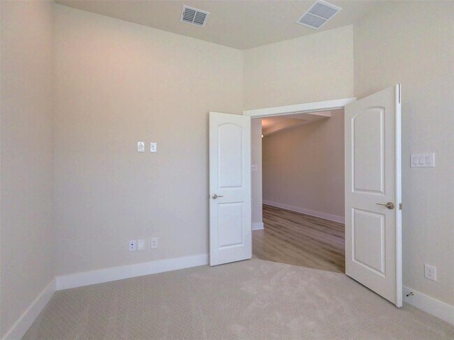 Building Photo - 1929 Montella Wy