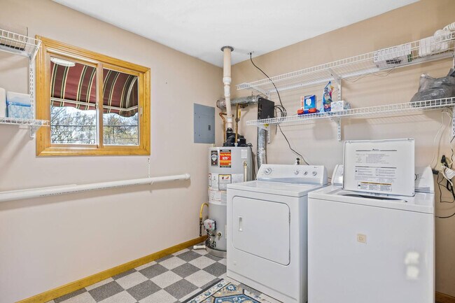 Building Photo - 204 Washington Park Blvd