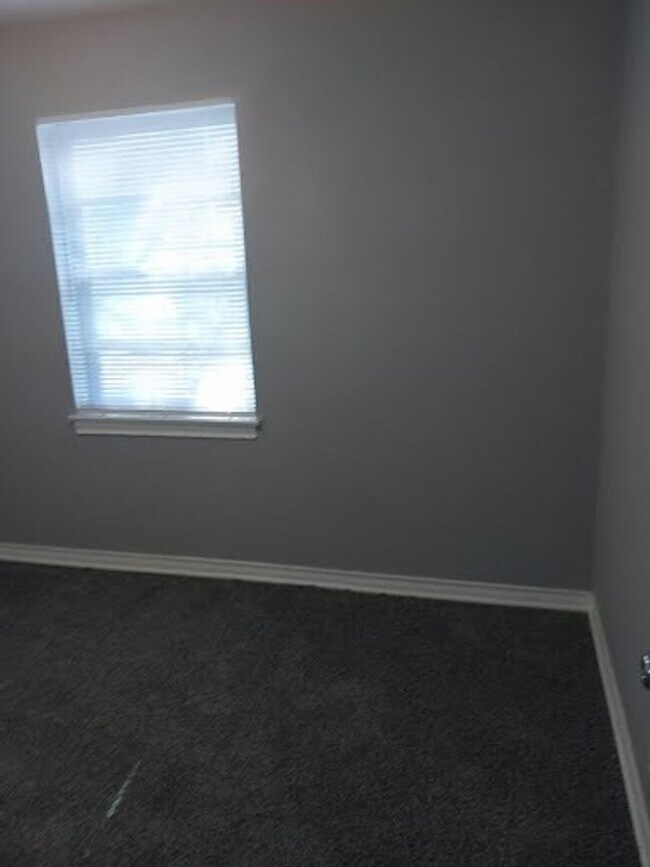 Building Photo - 2240 S Bonn St