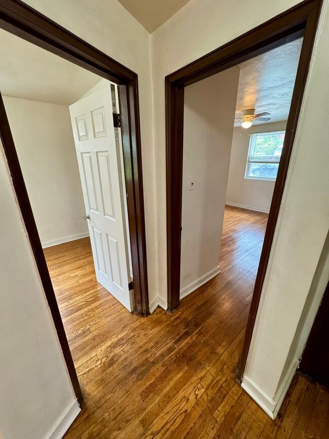 Building Photo - Charming 4 Bed 1.5 Bath house with BRAND NEW KITCHEN!!!