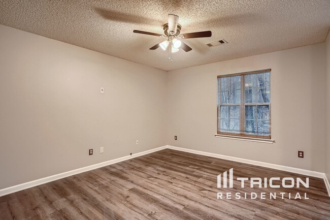 Building Photo - 1305 Maple Valley Ct