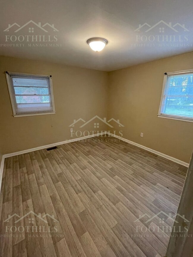 Building Photo - 124 Pickens Cir