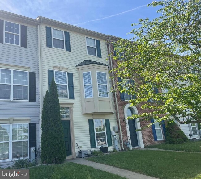 Building Photo - 654 Luthardt Rd
