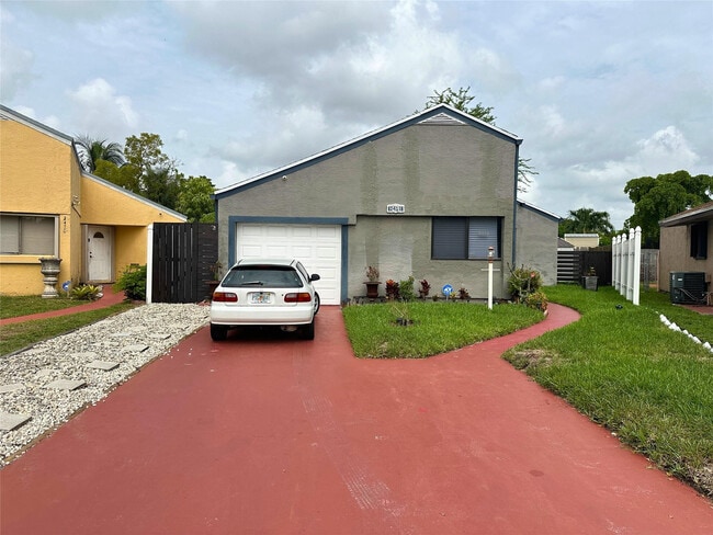 Building Photo - 2410 SW 87th Terrace