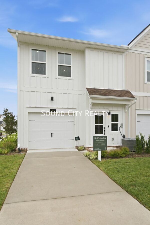 Building Photo - 152 Valentine Aly