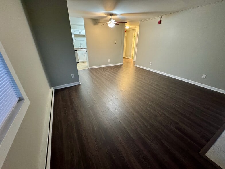 Building Photo - 400 Taylor Ave NW