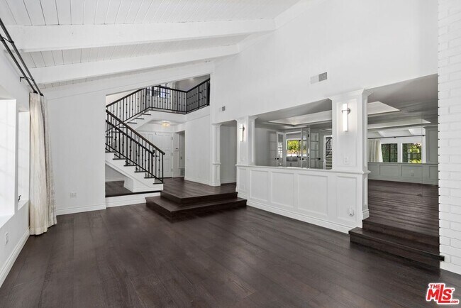 Building Photo - 1060 Chantilly Rd