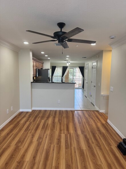 Building Photo - 8741 Spruce Hills Ct