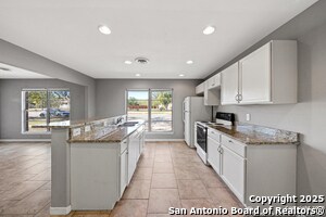 Building Photo - 308 E Cheryl Dr