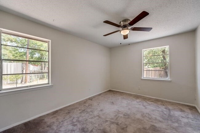 Building Photo - 10434 Springhaven Dr