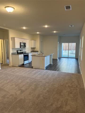 Building Photo - 620 Delaware Ave