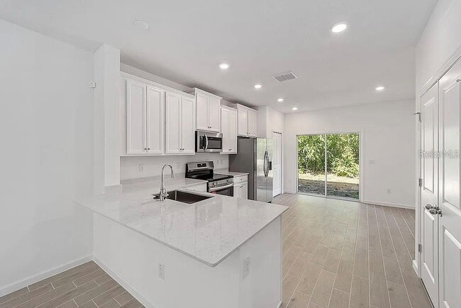Building Photo - 3409 SW 34th Ave Cir