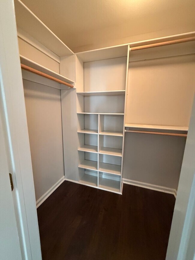 Building Photo - NEW ON MARKET