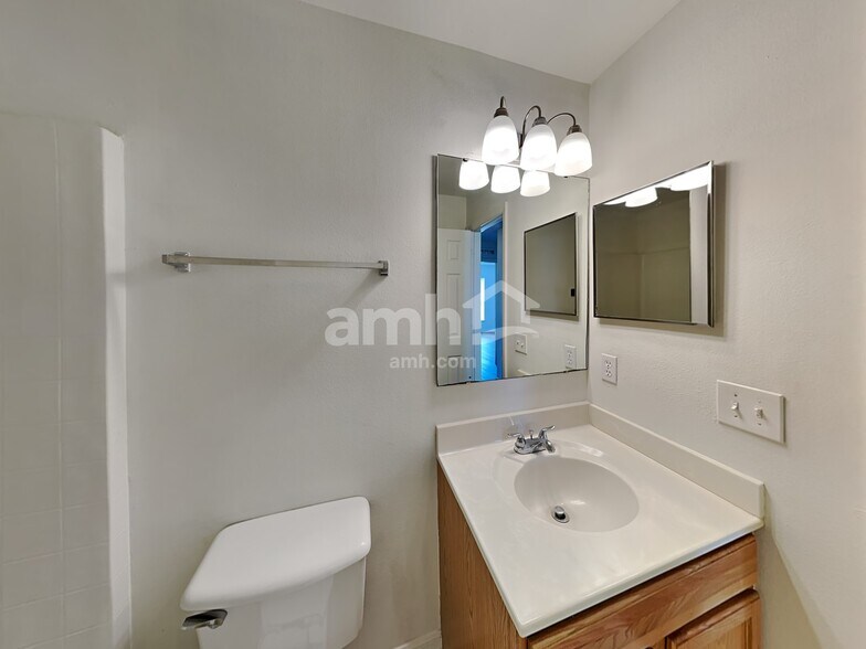 Building Photo - 10619 Opus Dr
