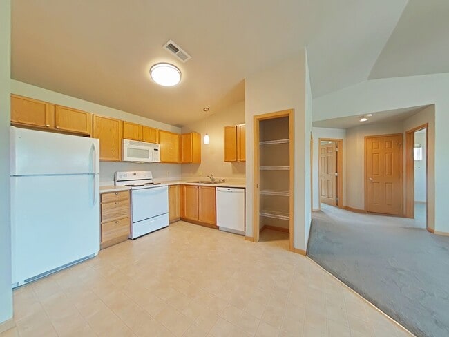 Building Photo - 3505D Fallon Dr