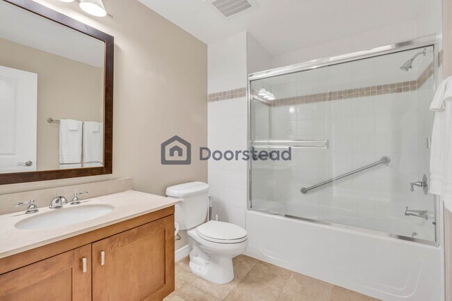 Building Photo - 475 Redwood St