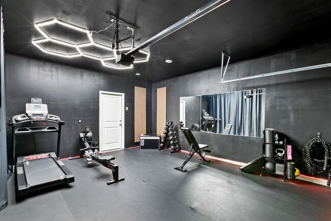 Building Photo - 615 Backstays Lp