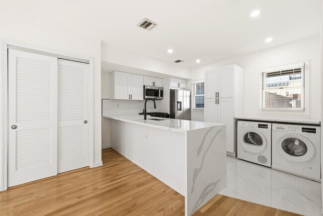 Building Photo - 312 Washington St