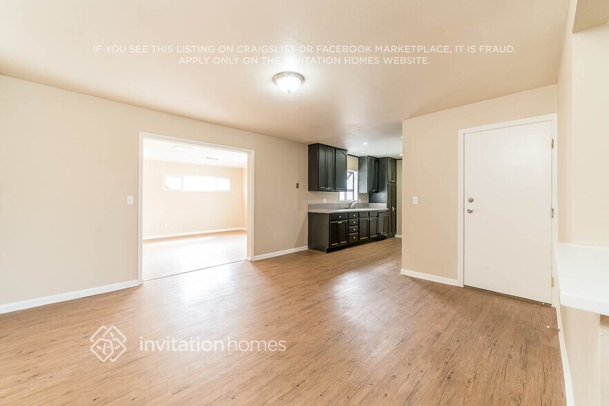 Building Photo - 10326 Pendleton St