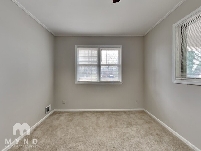 Building Photo - 1529 Plover Rd