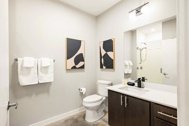 Building Photo - 2505 Thornton Rd