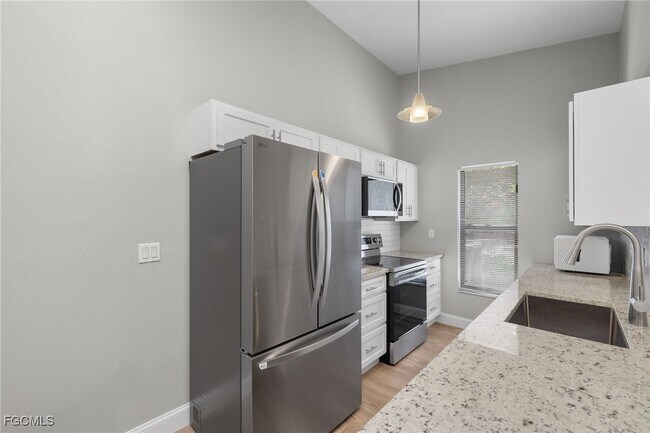 Building Photo - 5105 SW Courtyards Ct