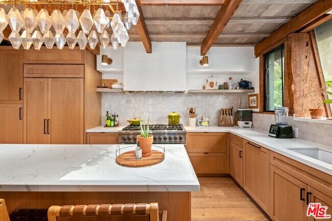 Building Photo - 516 Latimer Rd